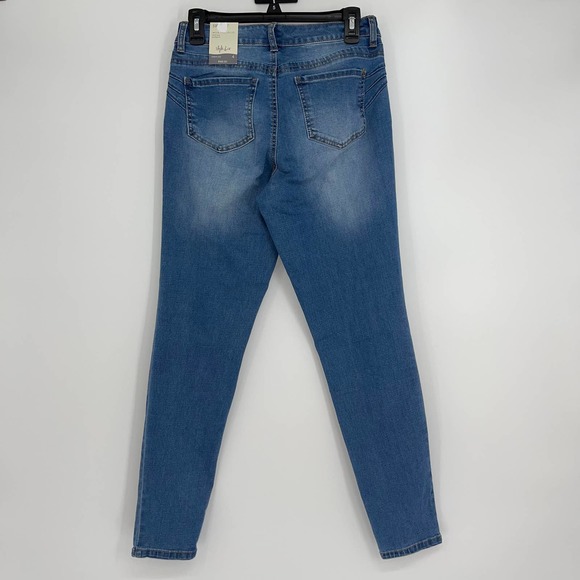 STYLE & CO MID RISE SCULPTED LIFTS & ENHANCES SKINNY LEG STRETCH JEANS SIZE 4 - Picture 2 of 5